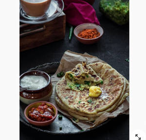 Aloo Matar Paratha 1pc