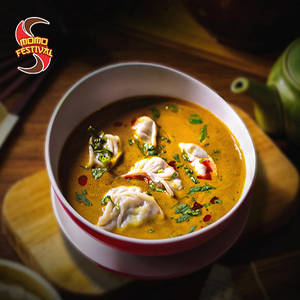 Chicken Jhol Momo (8 Pc)