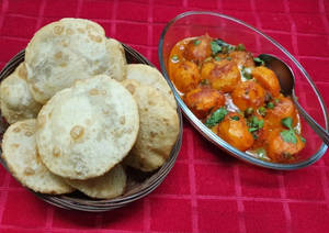 Radha Ballabhi (4pcs) + Aloo Dum