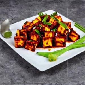 Chilli Paneer Pizza