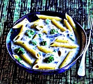 Creamy white sauce veg pasta