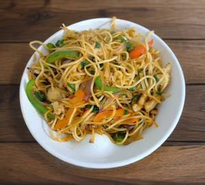 Peri Peri  Chicken Hakka Noodles