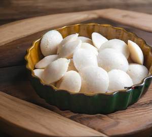 Mini Idli (15 Nos) with sambar chutnei