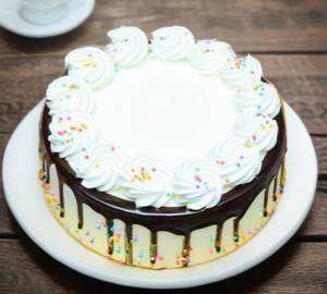 Eggless Chocolate Cream Cake