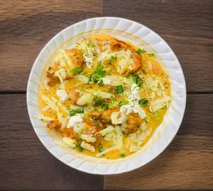 Cheese melting gravy momos [6 pieces]
