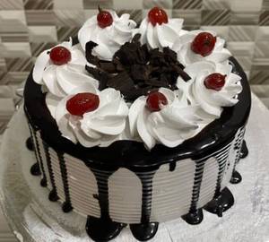Eggless Blackforest Cake