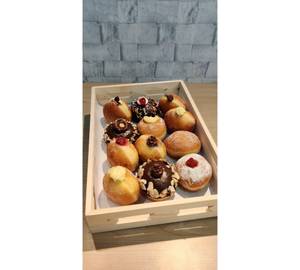 Pack of 12 doughnuts