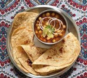 White Chana + 3 Roti + Salad