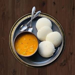 Idli sambar (2 piece)