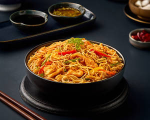 Chilli Garlic Chicken & Egg Noodles