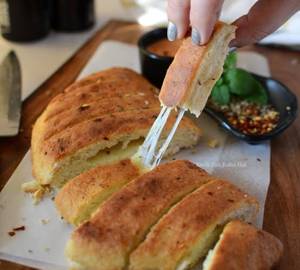 Garlic Bread With Mozzarella