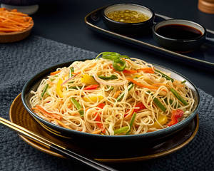 Veg Hakka Noodles