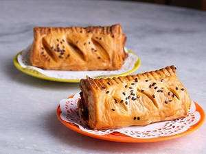 Mushroom Sambal Puff
