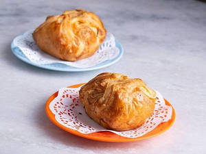 Egg Sambal Puff