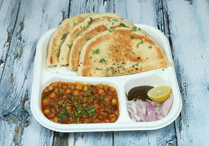Delhi Matar Kulcha