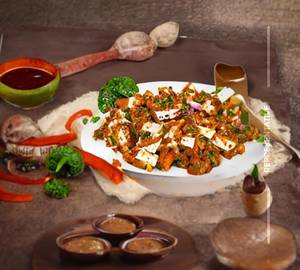 Paneer Bhurji (Brown Gravy)