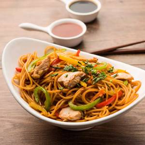 Hakka Noodles (Chicken)