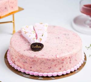 French strawberry cake[550 grams] 900rs (without egg)