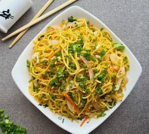 Veg Hakka Noodles