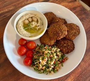 Falafel Hummus