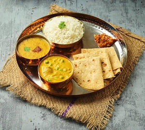 Aloo Matar Full Meal