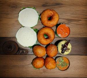 Vada + Bonda + Idli