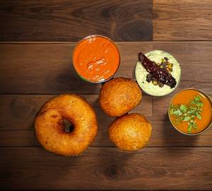 Wada(1 Pc) Bonda(2 Pc)