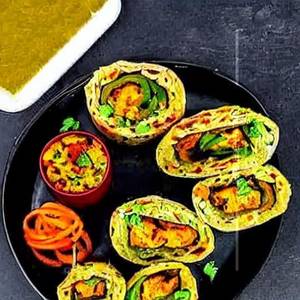 Kathi Paneer Achar Tikka Roll