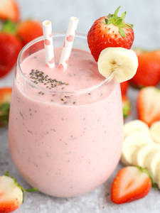 Strawberry Banana Chia Smoothie