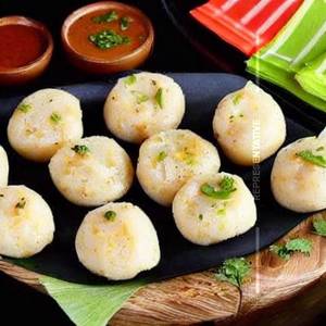 Mini Idli Hot Garlic Sauce