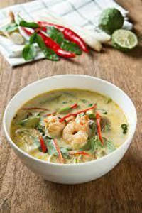 Prawns Thai Green Curry With Steam Rice