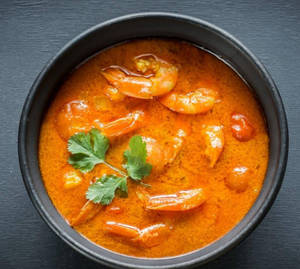 Prawns Thai Red Curry With Steam Rice