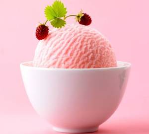Fresh Strawberry Ice Cream