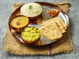 Pithla Thali