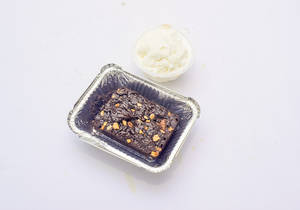 Hot Brownie With Vanila Ice Cream (1 Scoop)