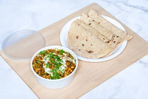 Whole Wheat Phulka(4) + Methi Paneer