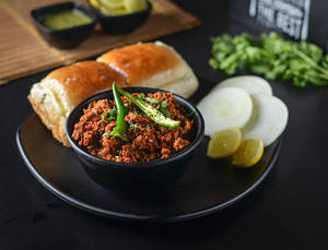 Chicken Kheema Pav