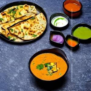 Paneer Naan Fish Gravy