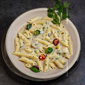 White Sauce Pasta