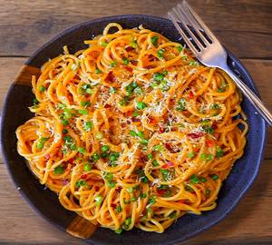 Garlic schezwan noodles