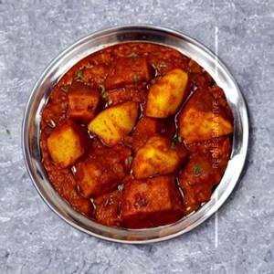 Khadha masala aloo