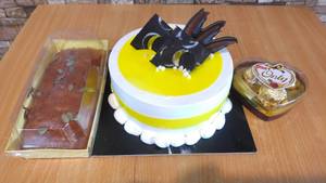 500 Grams Fresh Pineapple Cake+250 Gram Plum Cake+38 Grams Delicious Chocolate Combo