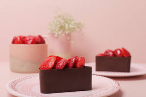 Strawberry Belgian Chocolate Slice (1 Pc)