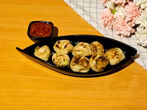Pan fried momos veg