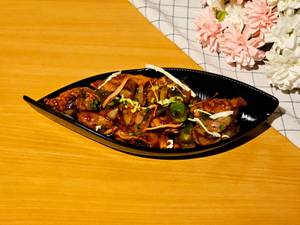 Chicken honey chilli momos