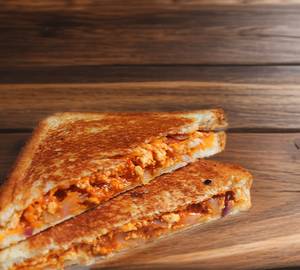 Fried chicken schezwan sandwich
