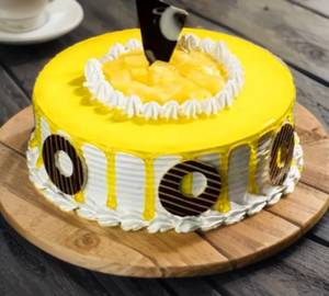 Pineapple Cake [550grm] + Candle + Knife + Tag