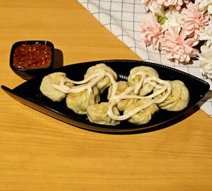 Cheesy momos veg