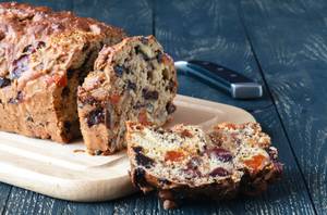Fruit-rich Plum Cake (200g)
