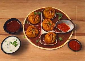 Veg Chilly Gravy Momos